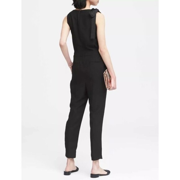 Banana Republic Bow-Shoulder Jumpsuit Sz 0 Black EUC Classic Minimalist Silky127 - Picture 2 of 12